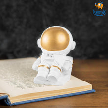 Load image into Gallery viewer, Astronaut Paperweight