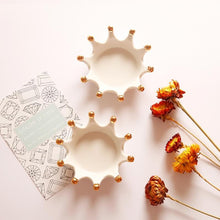 Load image into Gallery viewer, Queen Jewellery Holder