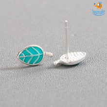 Load image into Gallery viewer, Leaf Shaped Ear Studs