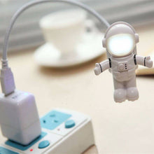 Load image into Gallery viewer, Astronaut USB Night Light

