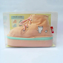 Load image into Gallery viewer, Shoe Stationery Holder
